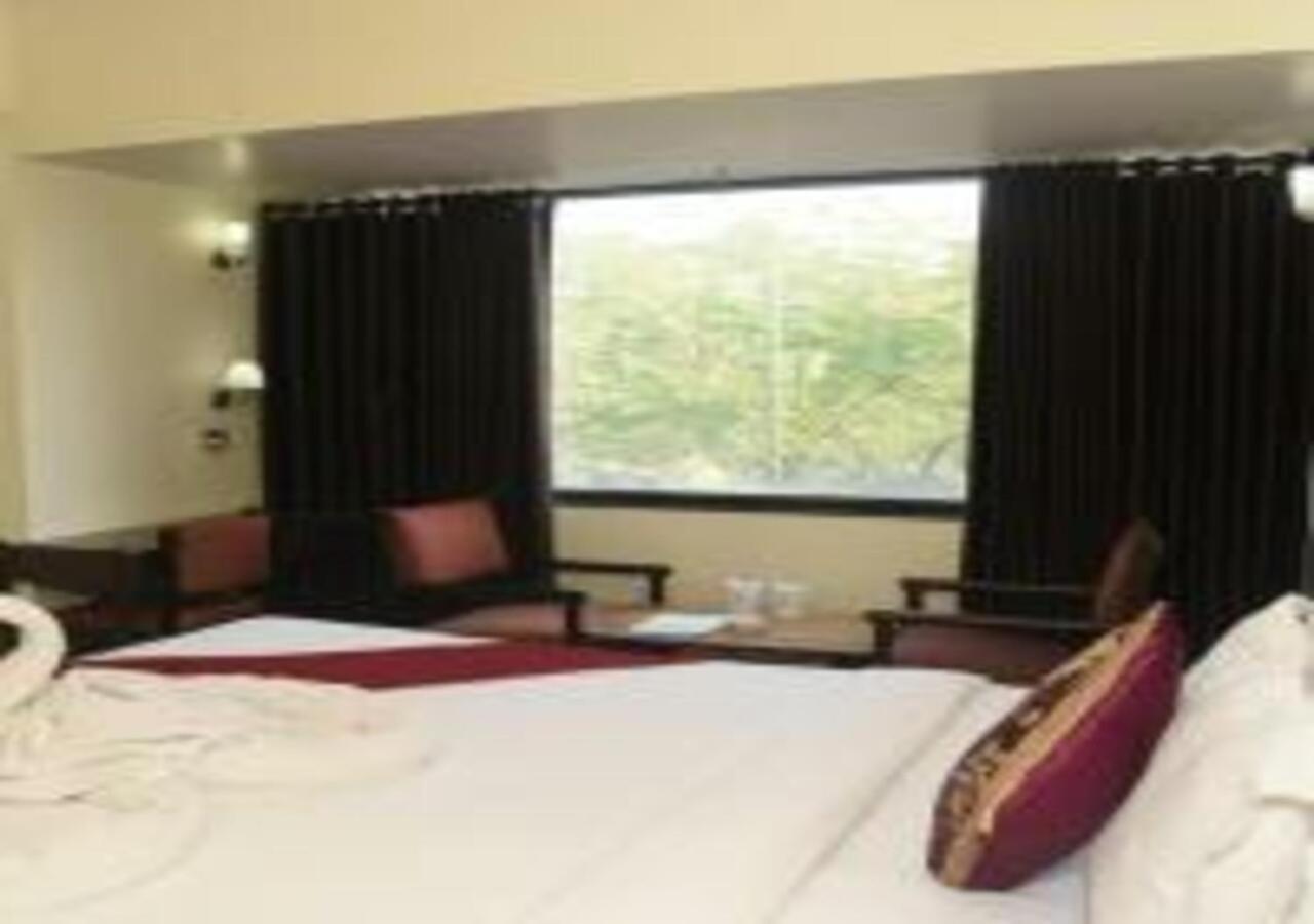 Hotel Rajhans International Bhāgalpur Eksteriør bilde